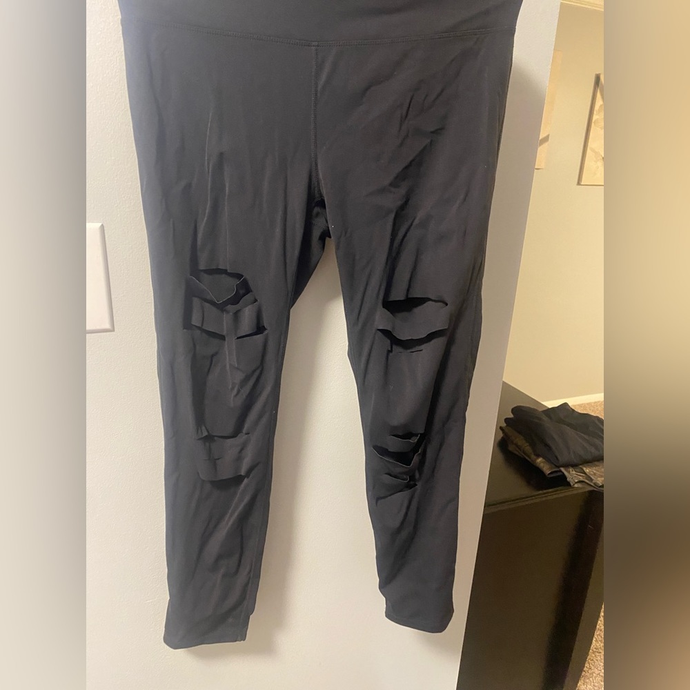 Zyia black slash leggings